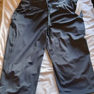 Athleta Charcoal Ultimate 3/4 Crop Pants. Size Is 1x